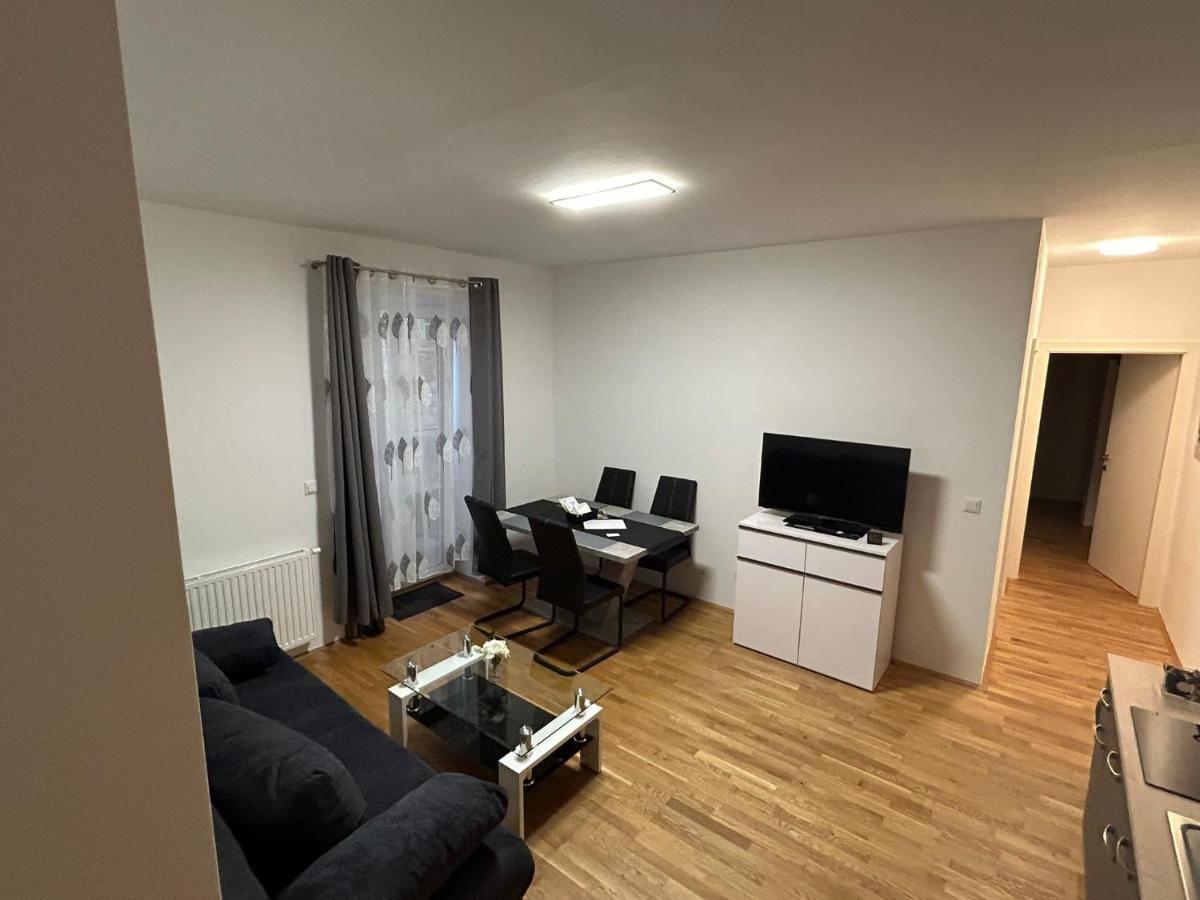 Paky 00322 Apartment *