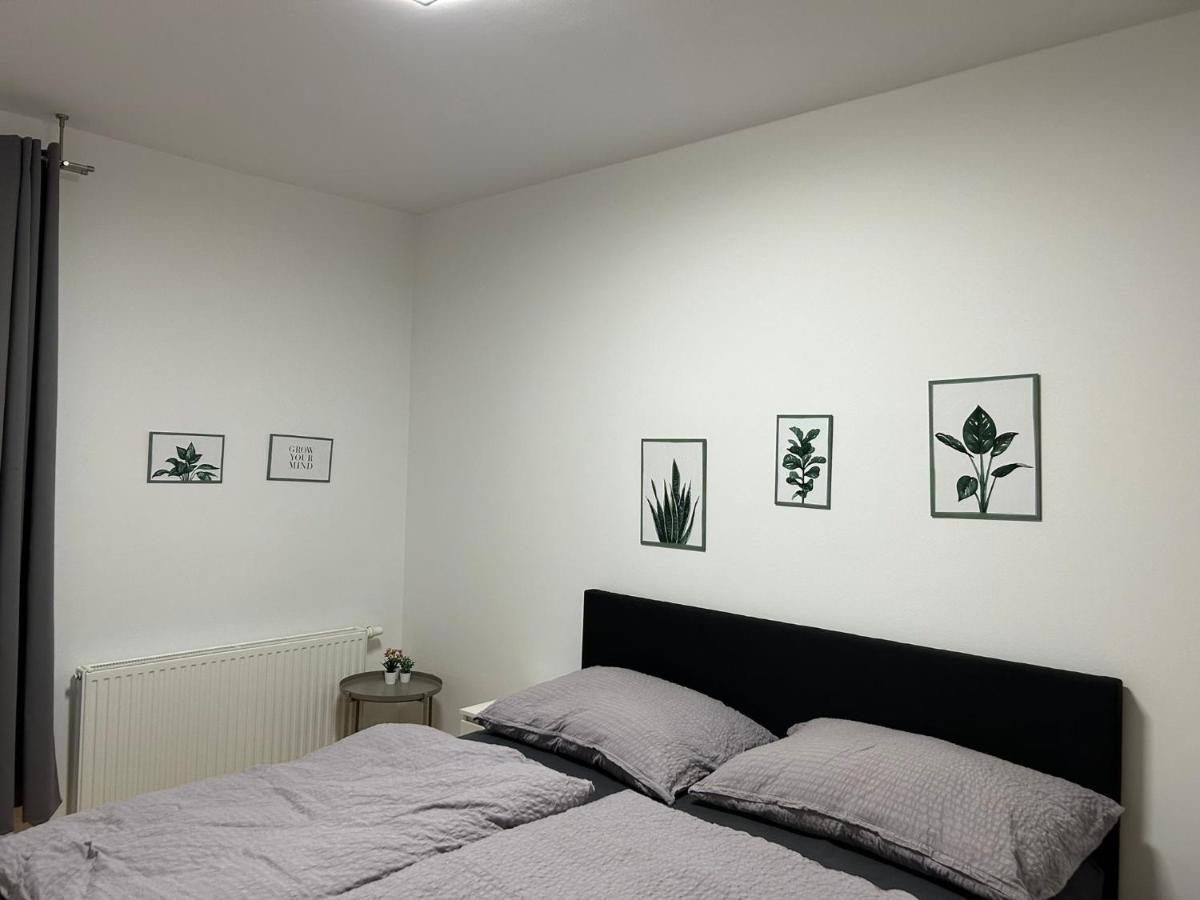 Paky 00322 Bruck an der Leitha